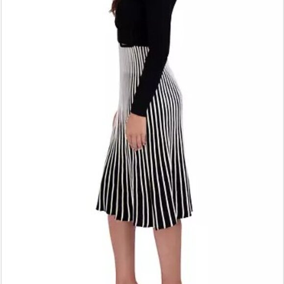 Robbie Bee Women's Rib Pleated Belted Dress Size Small - Picture 3 of 8